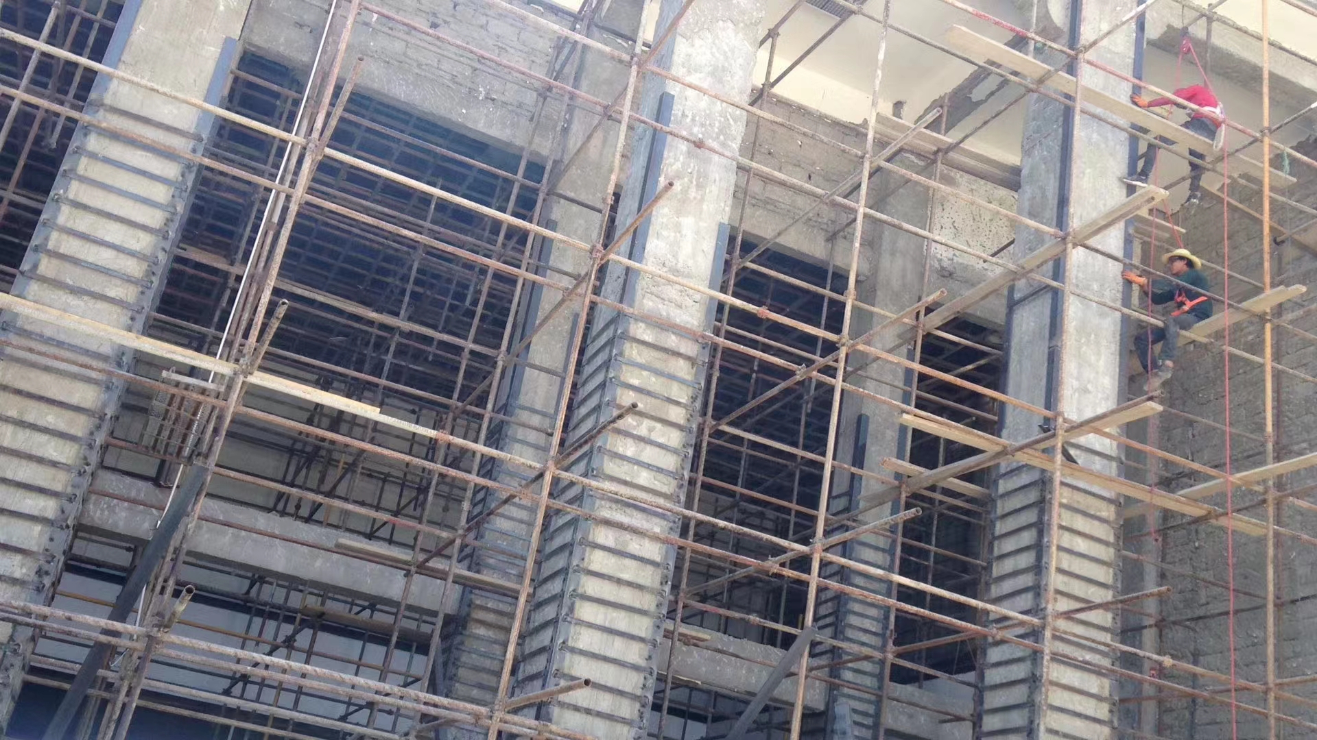 江汉石油管理局砖混结构如何加固改造
